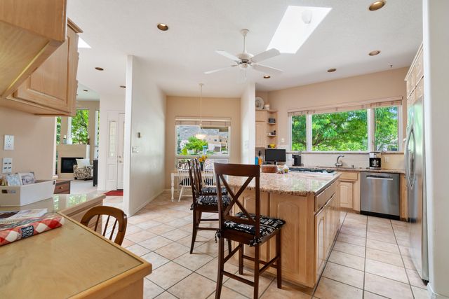 12116 Coral Dawn Road NE, Albuquerque, NM 87122