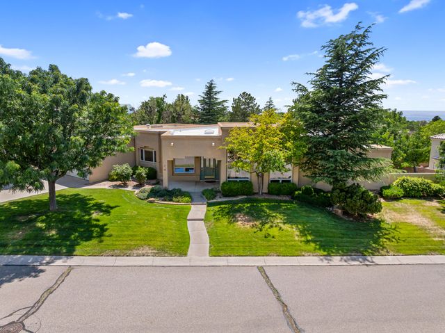 12116 Coral Dawn Road NE, Albuquerque, NM 87122