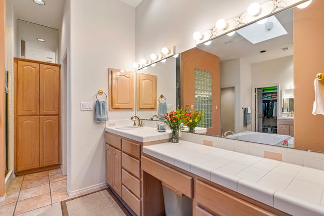 12116 Coral Dawn Road NE, Albuquerque, NM 87122