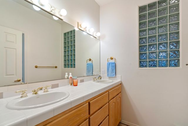 12116 Coral Dawn Road NE, Albuquerque, NM 87122