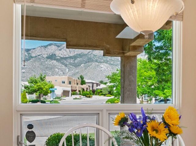 12116 Coral Dawn Road NE, Albuquerque, NM 87122