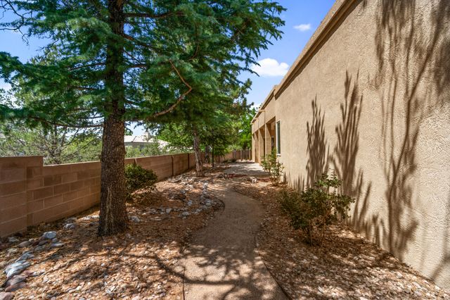 12116 Coral Dawn Road NE, Albuquerque, NM 87122