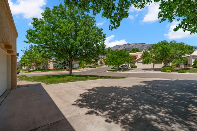 12116 Coral Dawn Road NE, Albuquerque, NM 87122