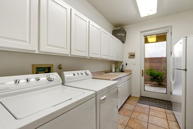 12116 Coral Dawn Road NE, Albuquerque, NM 87122