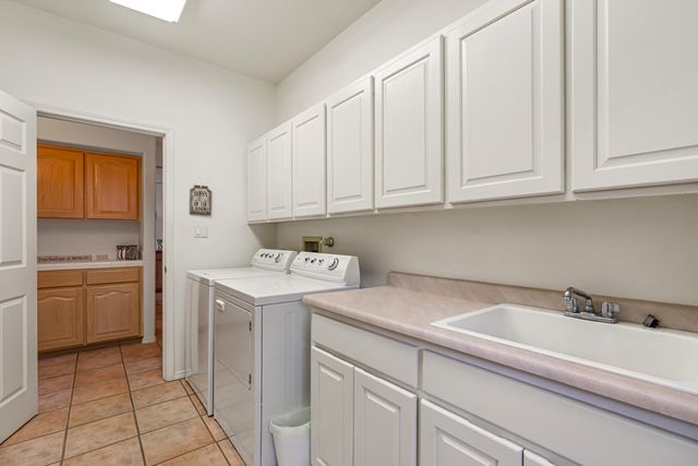 12116 Coral Dawn Road NE, Albuquerque, NM 87122