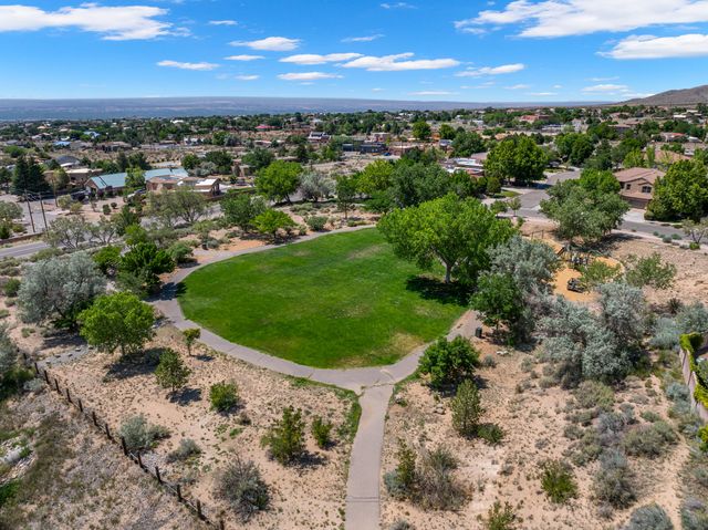 12116 Coral Dawn Road NE, Albuquerque, NM 87122