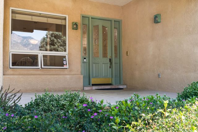 12116 Coral Dawn Road NE, Albuquerque, NM 87122