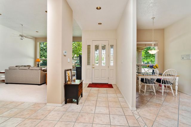 12116 Coral Dawn Road NE, Albuquerque, NM 87122