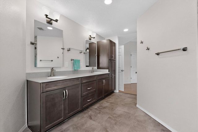 8424 GORDON SNIDOW Court NE, Albuquerque, NM 87122