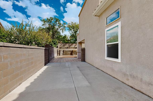 8424 GORDON SNIDOW Court NE, Albuquerque, NM 87122