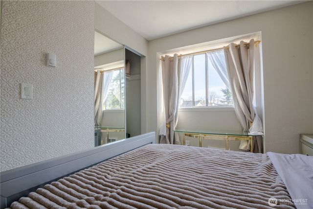 12022 SE 223rd DR, Kent, WA 98031