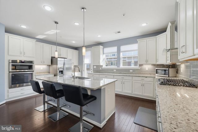 11 FAIRBANKS DR, Gaithersburg, MD 20877