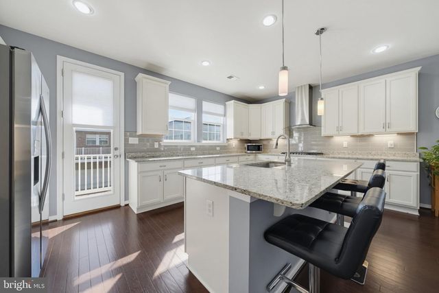 11 FAIRBANKS DR, Gaithersburg, MD 20877