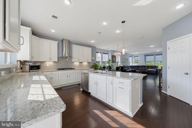 11 FAIRBANKS DR, Gaithersburg, MD 20877