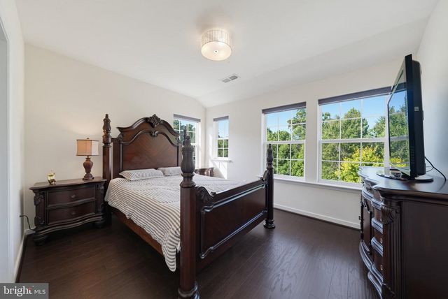 11 FAIRBANKS DR, Gaithersburg, MD 20877