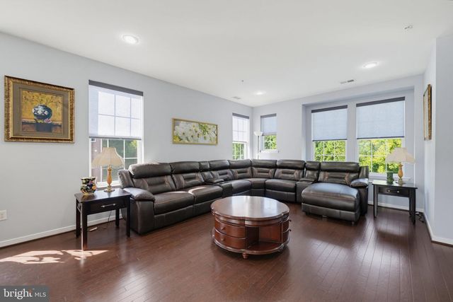 11 FAIRBANKS DR, Gaithersburg, MD 20877