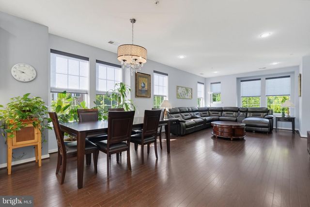 11 FAIRBANKS DR, Gaithersburg, MD 20877