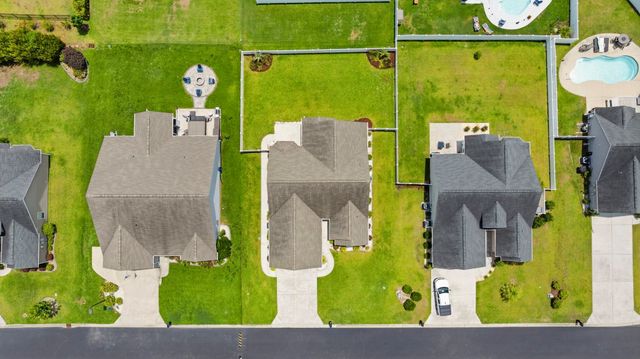 1077 Lizzie Ln., Surfside Beach, SC 29575
