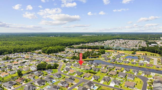 1077 Lizzie Ln., Surfside Beach, SC 29575