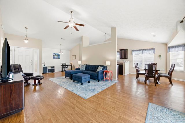 1077 Lizzie Ln., Surfside Beach, SC 29575