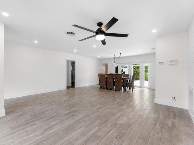 6250 SW 6th Street, Plantation, FL 33317