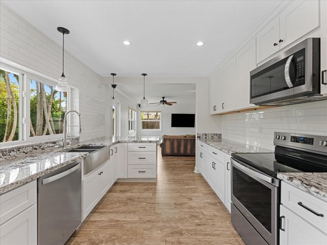 6250 SW 6th Street, Plantation, FL 33317