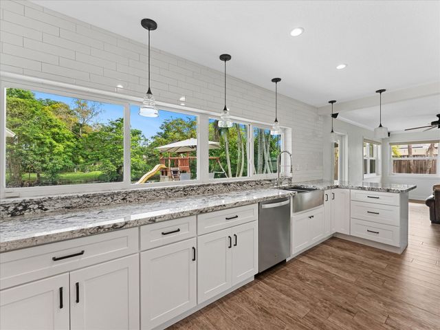 6250 SW 6th Street, Plantation, FL 33317