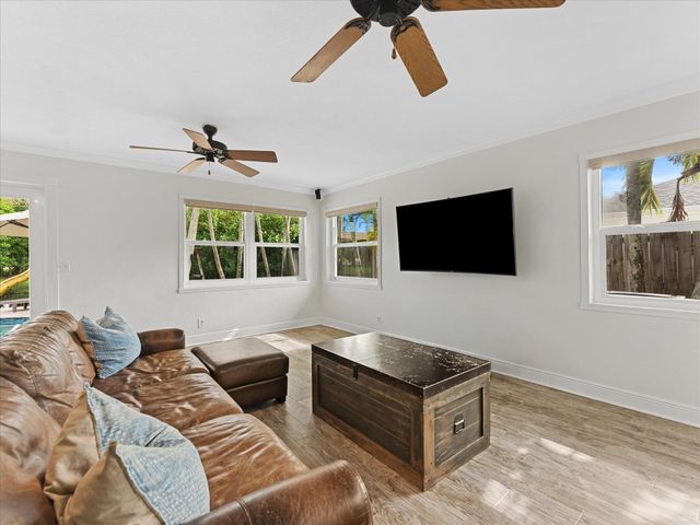 6250 SW 6th Street, Plantation, FL 33317