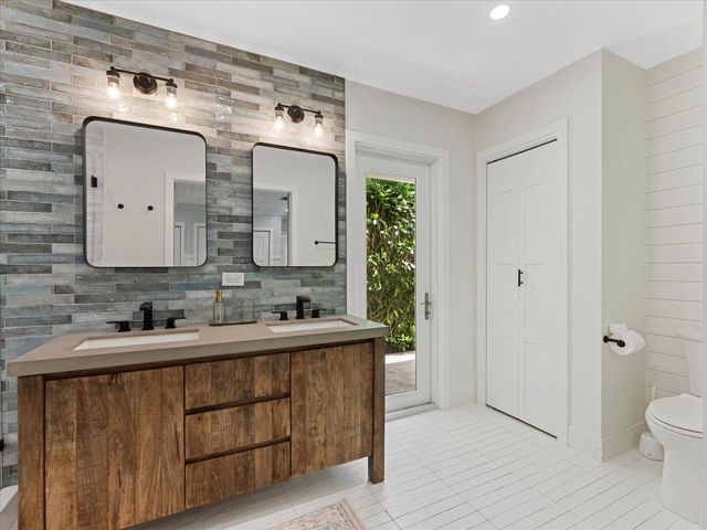 6250 SW 6th Street, Plantation, FL 33317