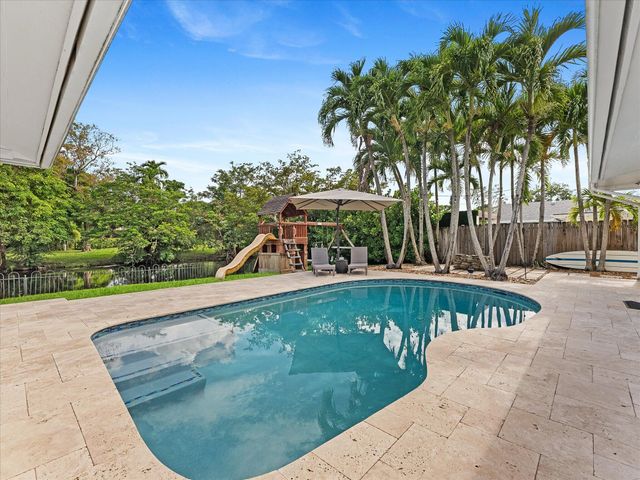 6250 SW 6th Street, Plantation, FL 33317
