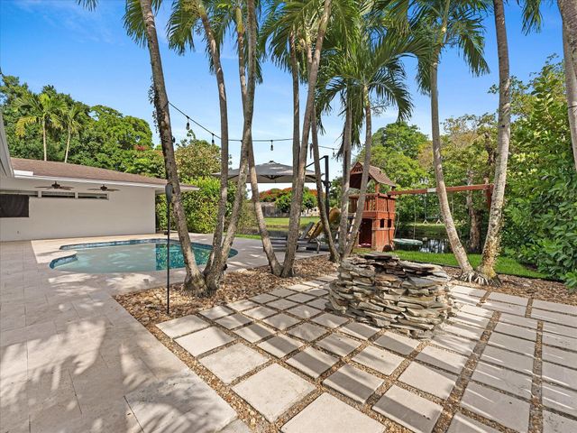 6250 SW 6th Street, Plantation, FL 33317
