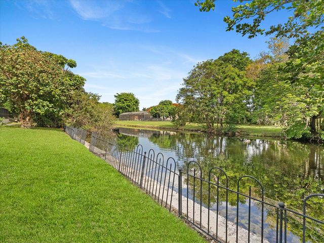 6250 SW 6th Street, Plantation, FL 33317