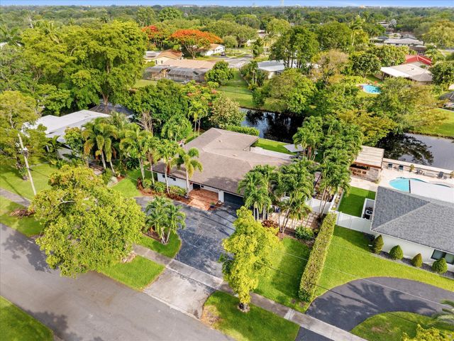6250 SW 6th Street, Plantation, FL 33317