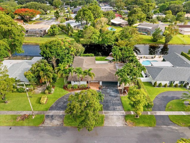 6250 SW 6th Street, Plantation, FL 33317