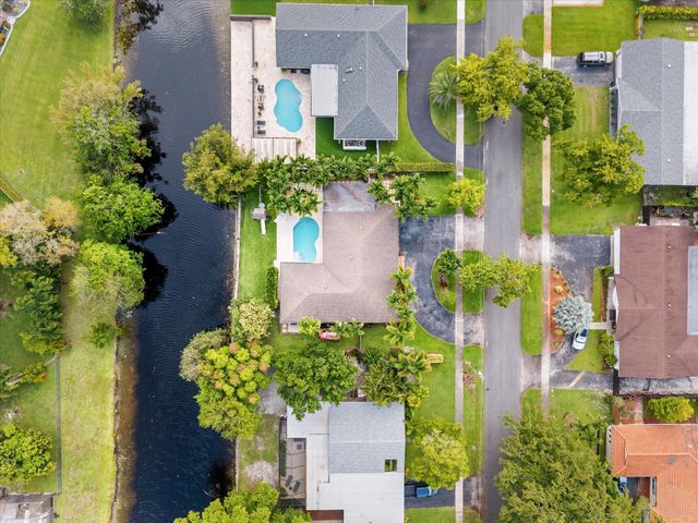 6250 SW 6th Street, Plantation, FL 33317