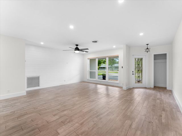 6250 SW 6th Street, Plantation, FL 33317