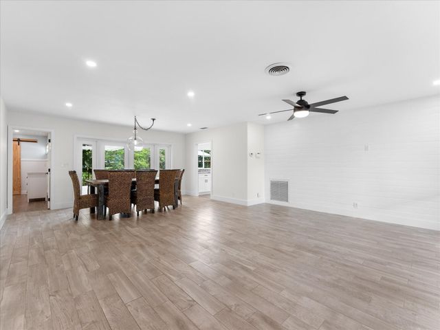 6250 SW 6th Street, Plantation, FL 33317