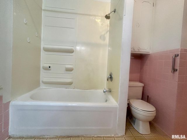 1004 W MILL Street, Carbondale, IL 62901