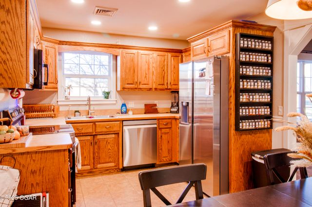 2318 S Harlem Avenue, Joplin, MO 64804