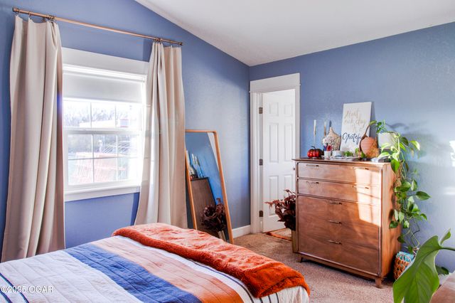 2318 S Harlem Avenue, Joplin, MO 64804