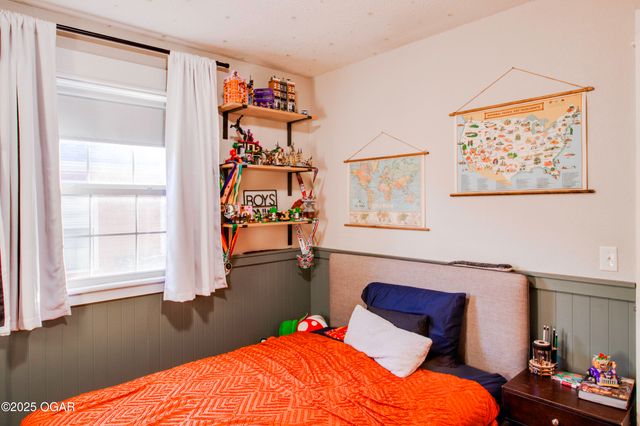 2318 S Harlem Avenue, Joplin, MO 64804