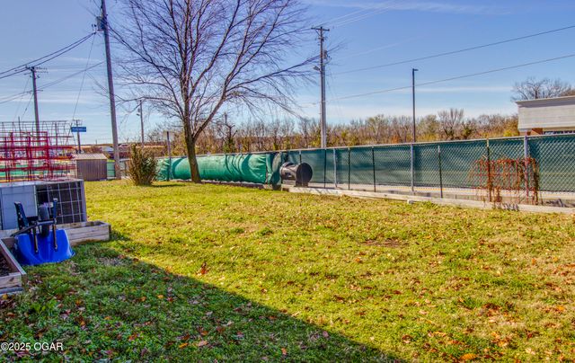 2318 S Harlem Avenue, Joplin, MO 64804