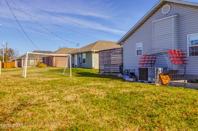 2318 S Harlem Avenue, Joplin, MO 64804