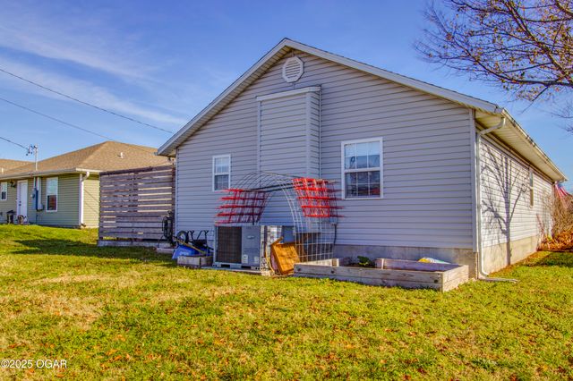 2318 S Harlem Avenue, Joplin, MO 64804