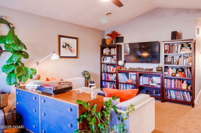 2318 S Harlem Avenue, Joplin, MO 64804