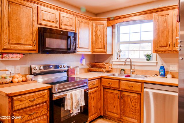 2318 S Harlem Avenue, Joplin, MO 64804