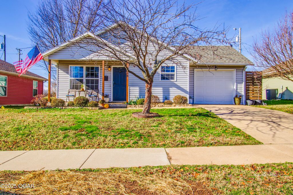 2318 S Harlem Avenue, Joplin, MO 64804