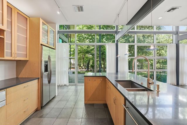 2424 White Oak Drive, Houston, TX 77009