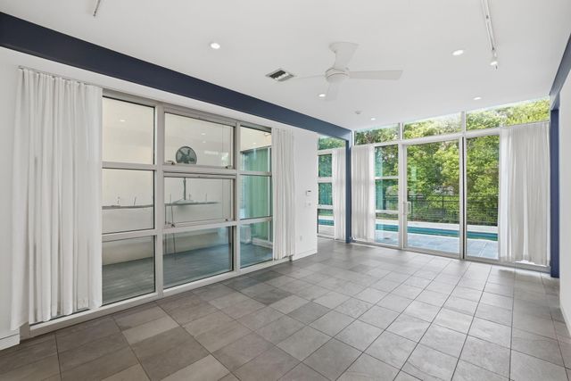 2424 White Oak Drive, Houston, TX 77009