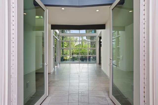 2424 White Oak Drive, Houston, TX 77009